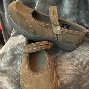 LL BEAN Brown Suede Mary Jane 7 Velcro Durable